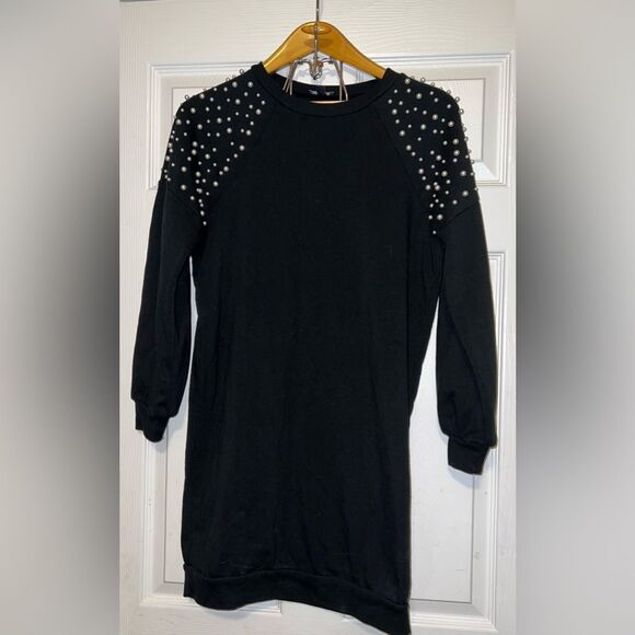 EXPRESS Solid Black With  Pearl Embellished  Shoulders Sweater Dress Size Small - Picture 2 of 6